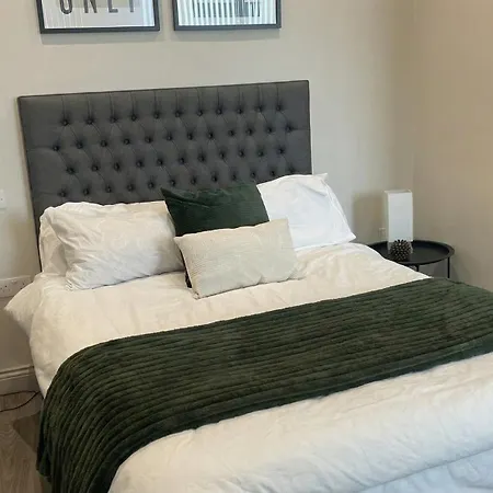 Central Leeds Apartment, Walk Everywhere , City Views * Лидс