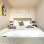 Apartment, Walk Everywhere , Views Апартаменти