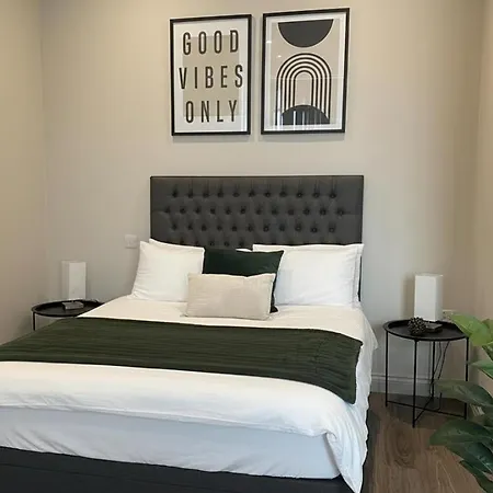 Luxury Centre With Incredible View 利兹