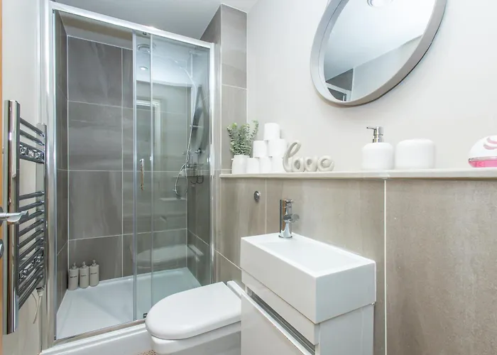 Апартаменти Apartment, Walk Everywhere , Views *