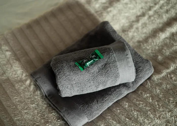 Apartment, Walk Everywhere , Views *