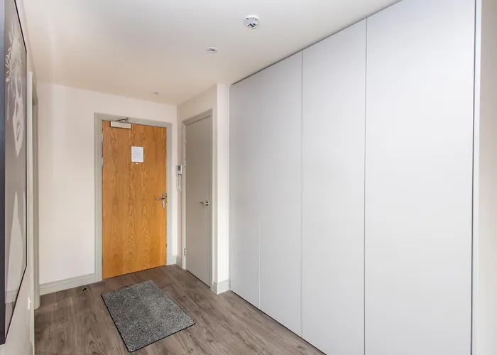 Apartment, Walk Everywhere , Views Апартаменти Лідс